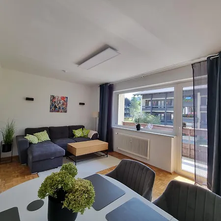 Mountain And דירה